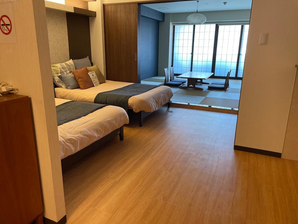 Photo of the whole room, Bedroom