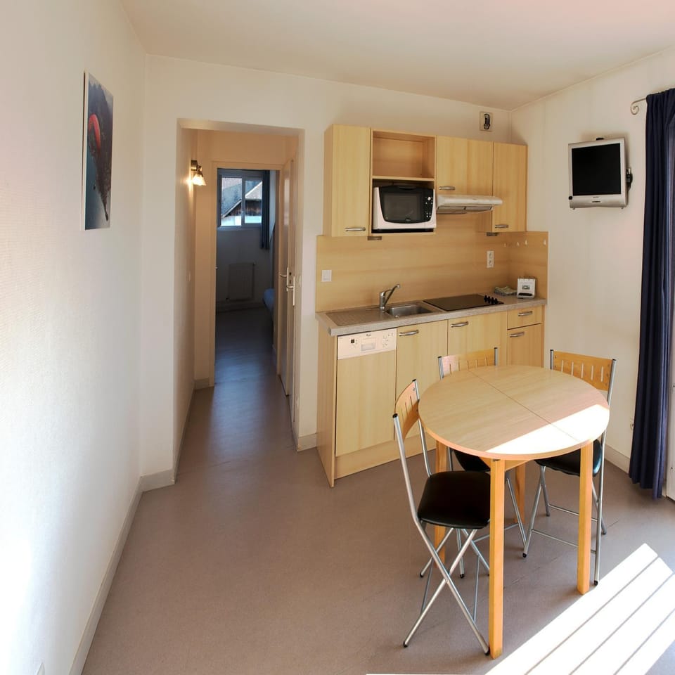 Day, Coffee/tea facilities, Kitchen or kitchenette, Dining area