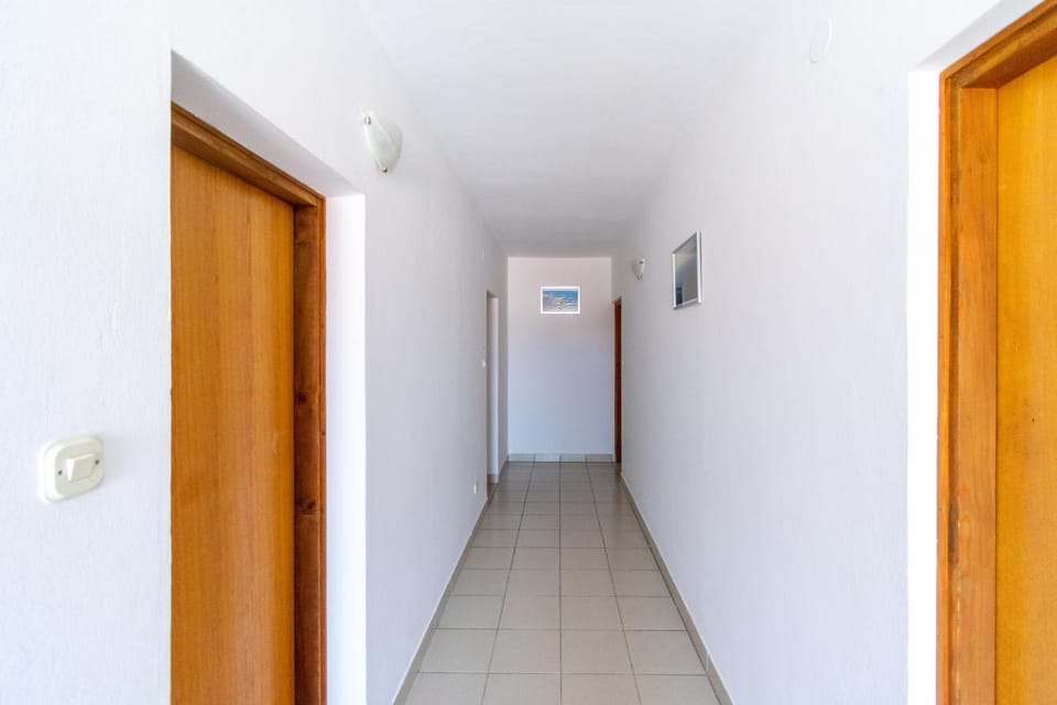 Location, children, Family