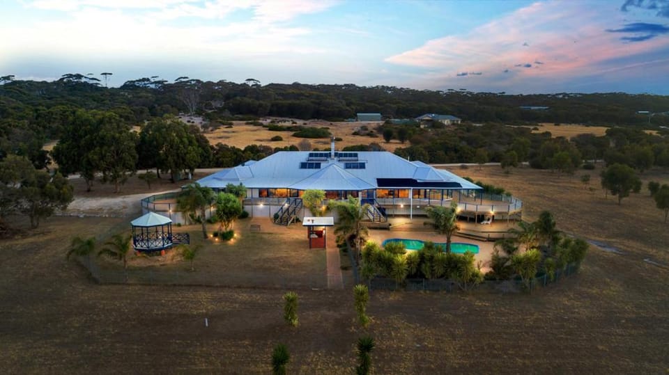 Doyles on the Bay House in Kingscote