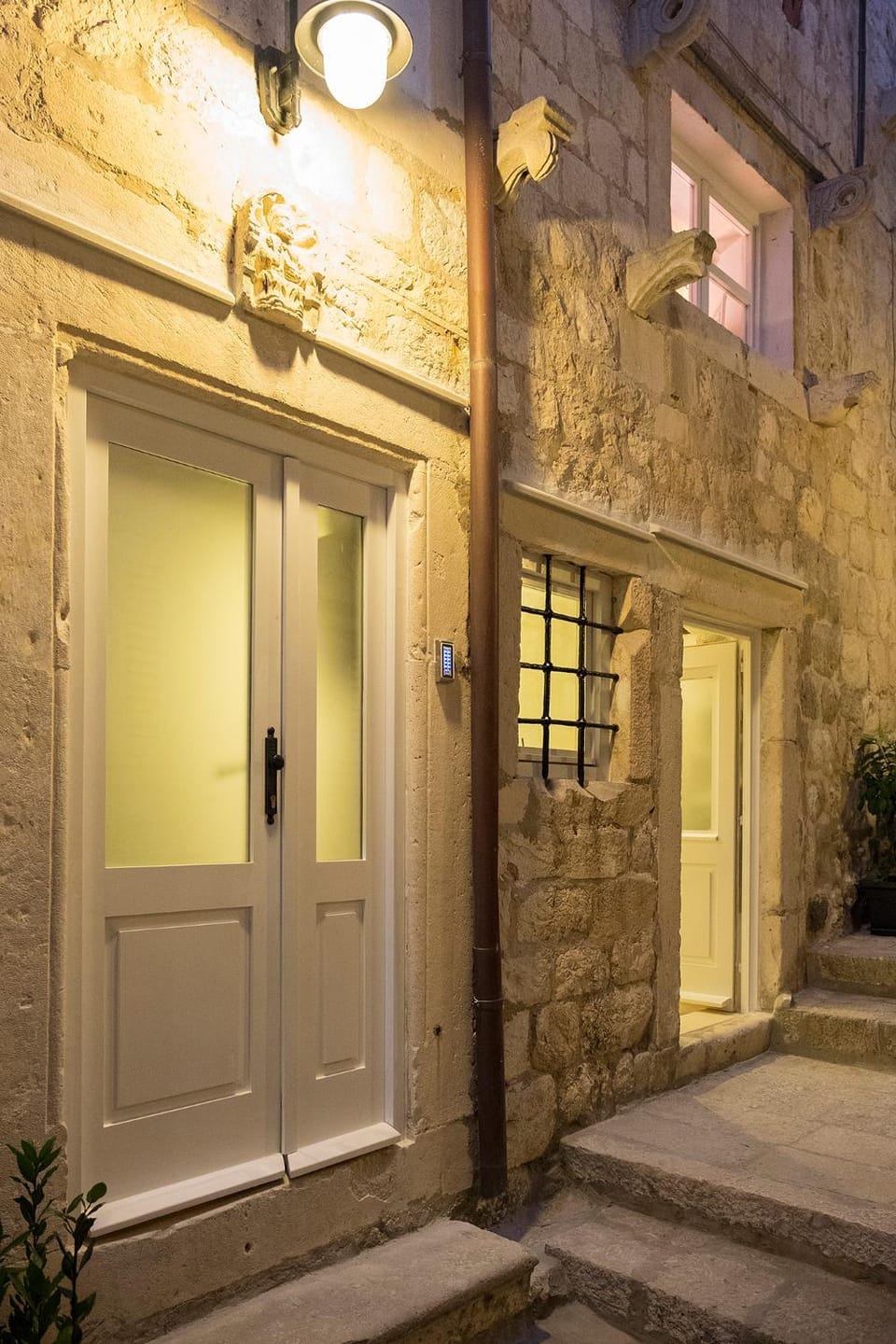 Facade/entrance