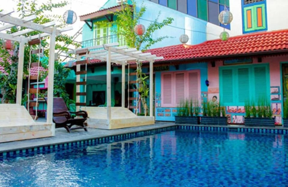 Swimming pool