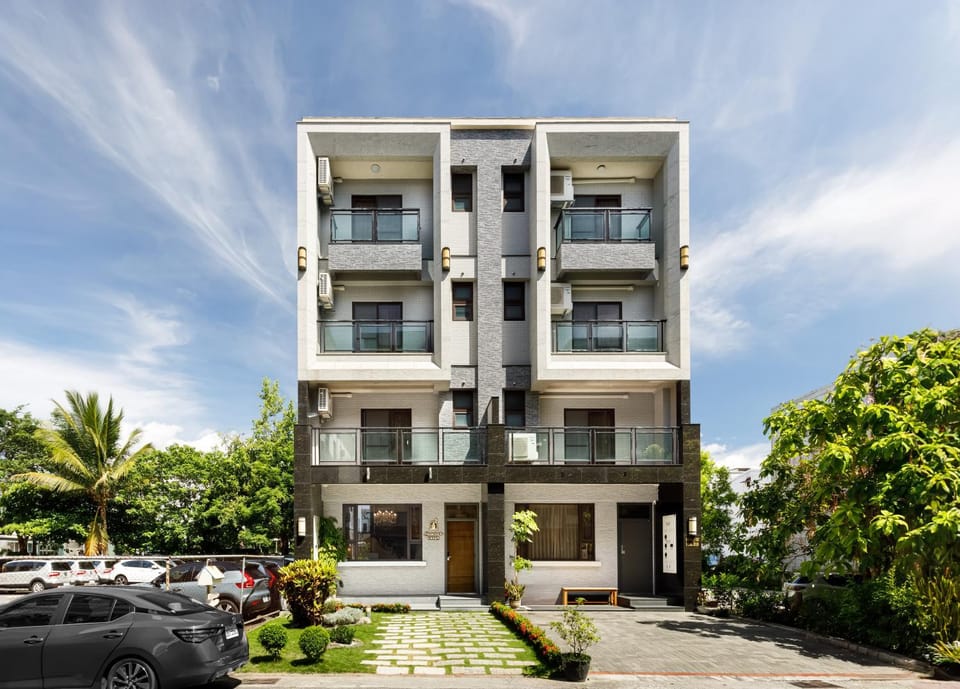 Property building, Day