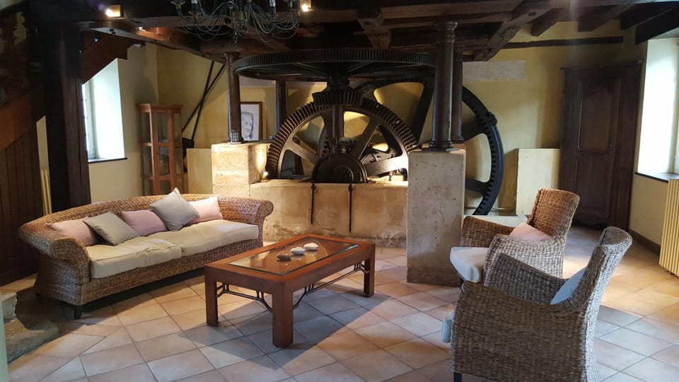 Living room, Seating area