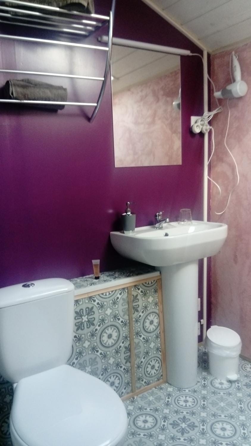 Bathroom, Bath, towels