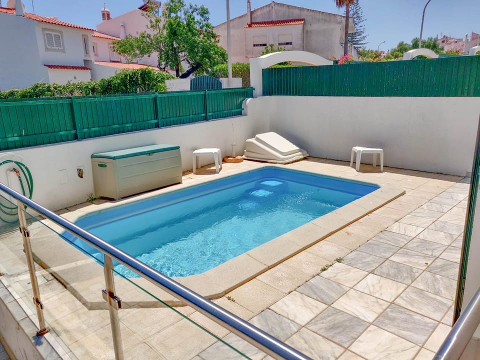 Swimming pool, Swimming pool