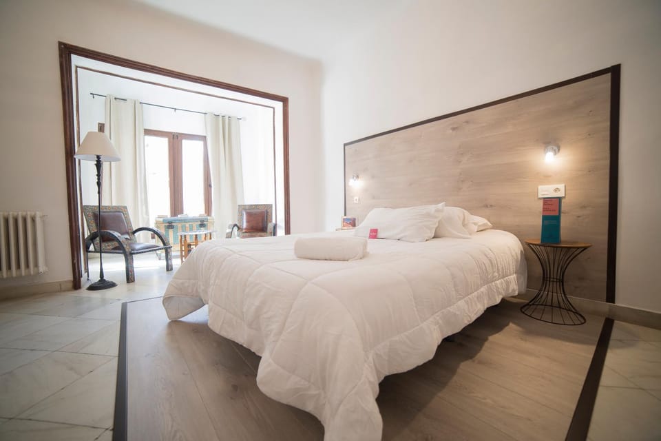 Bed, Photo of the whole room