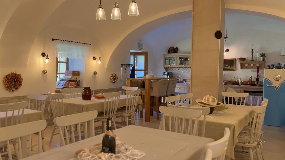 Dining area, Breakfast