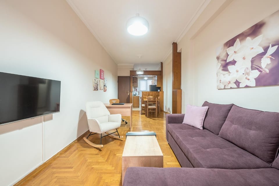 Communal lounge/ TV room, TV and multimedia, Living room, Seating area, Evening entertainment, kitchen