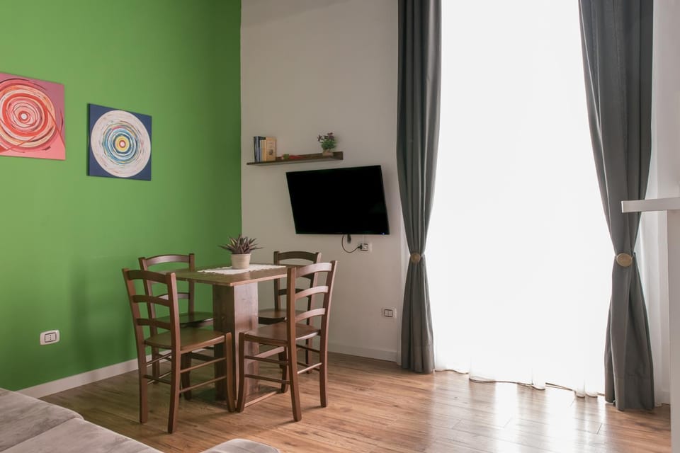 Patio, Day, TV and multimedia, Coffee/tea facilities, Balcony/Terrace, Living room, Other, Photo of the whole room, Decorative detail, Dining area, On site, Area and facilities