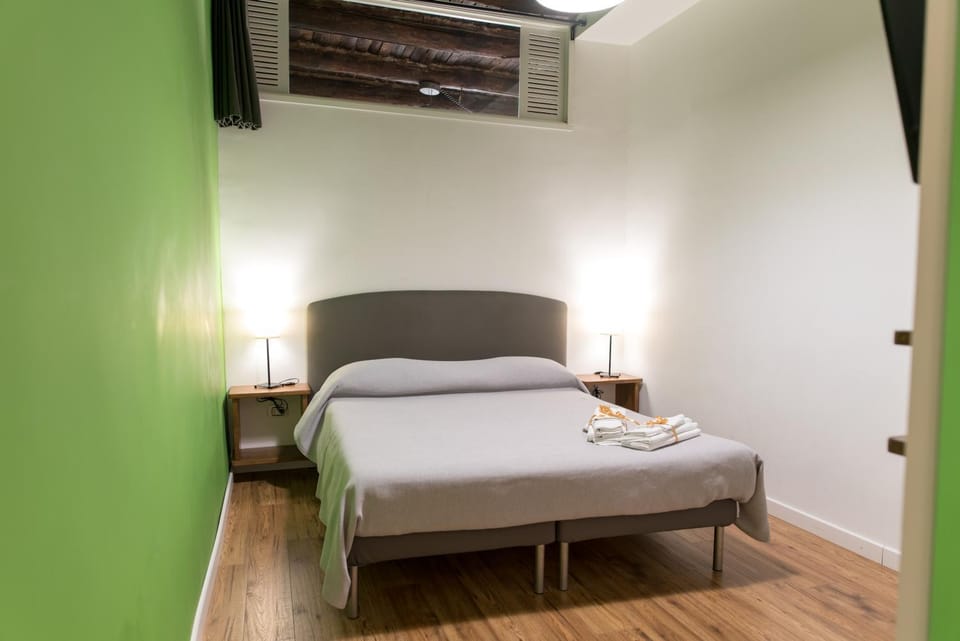 Bed, Night, Other, Photo of the whole room, Decorative detail, Bedroom, On site, Area and facilities, Time of day, Location