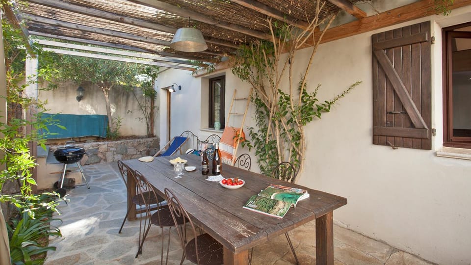 Patio, Garden view