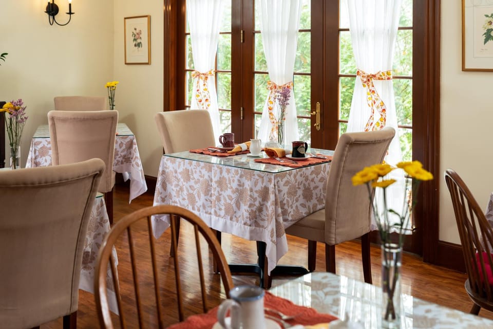 Food and drinks, Dining area