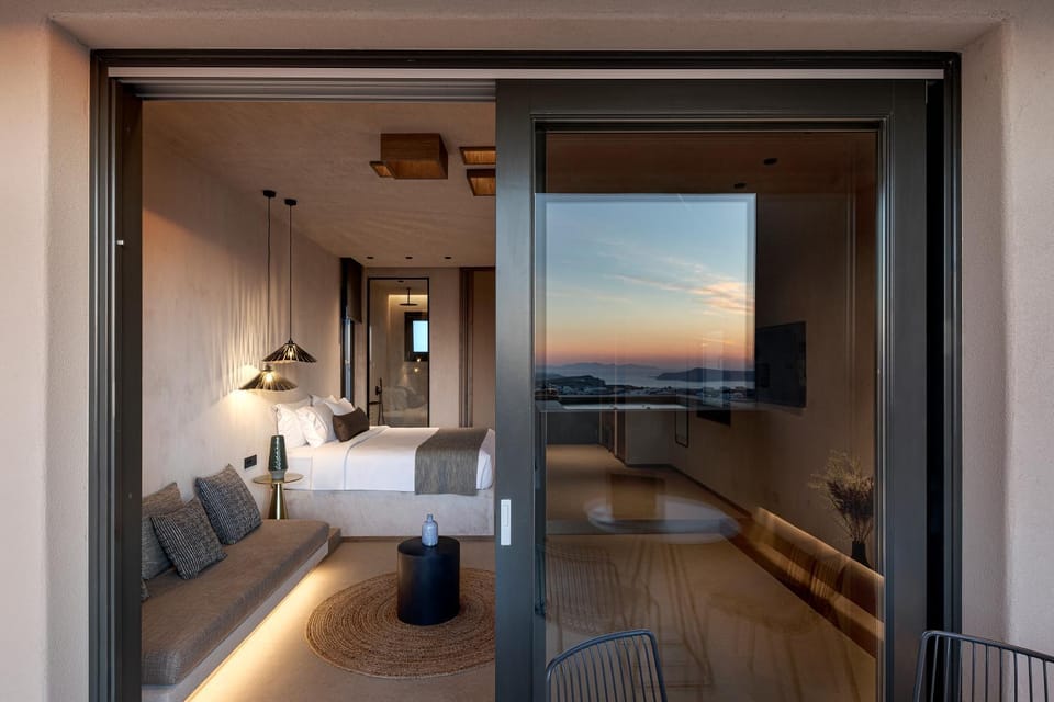 Shower, Bed, Photo of the whole room, Seating area, Bedroom