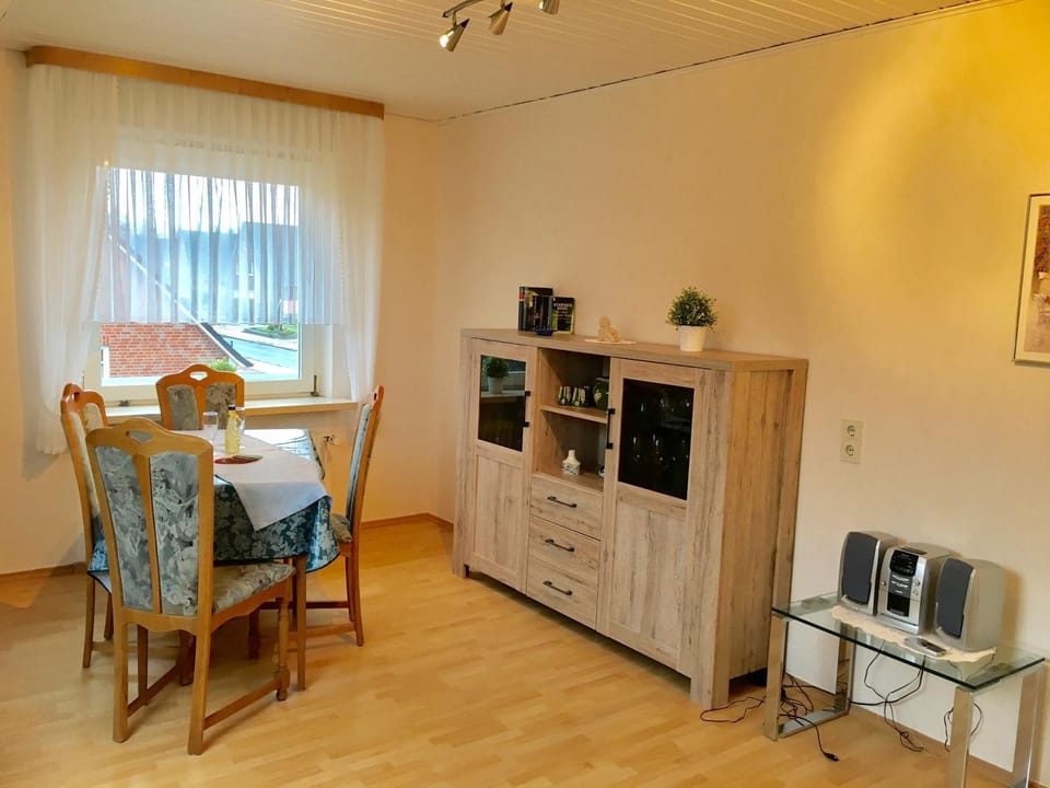 Living room, Seating area, Dining area