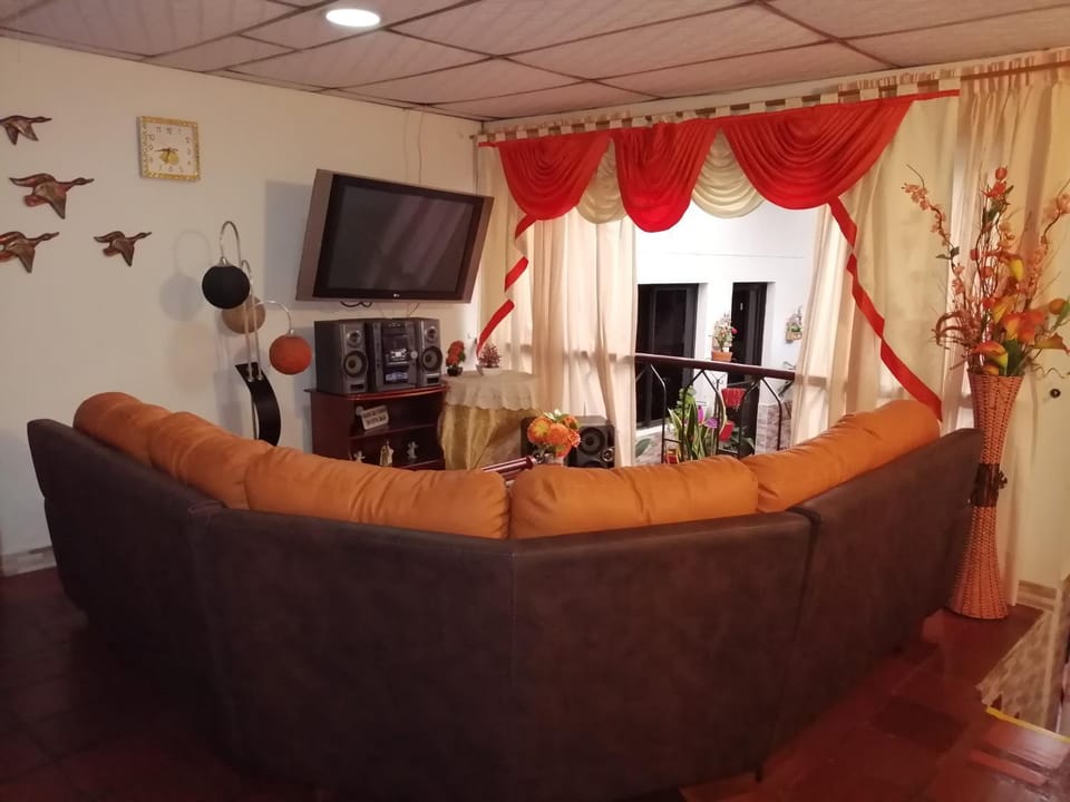 Communal lounge/ TV room