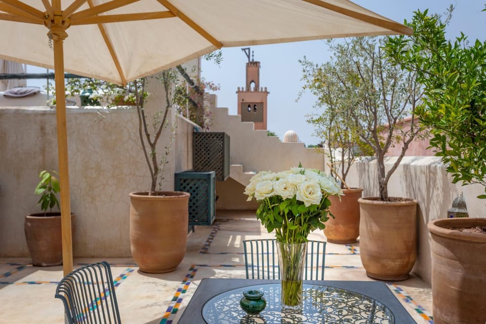 Balcony/Terrace, Decorative detail, Internal: Not applicable to any particular room