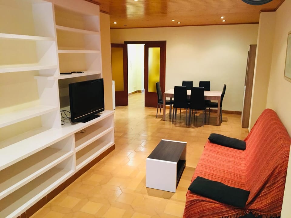 TV and multimedia, Living room, Dining area