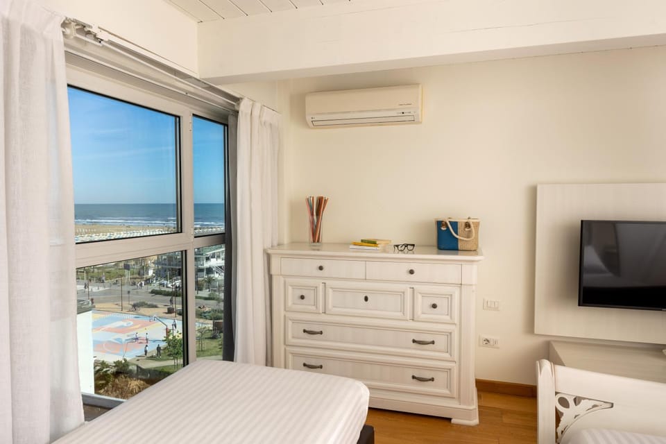 Bedroom, Sea view