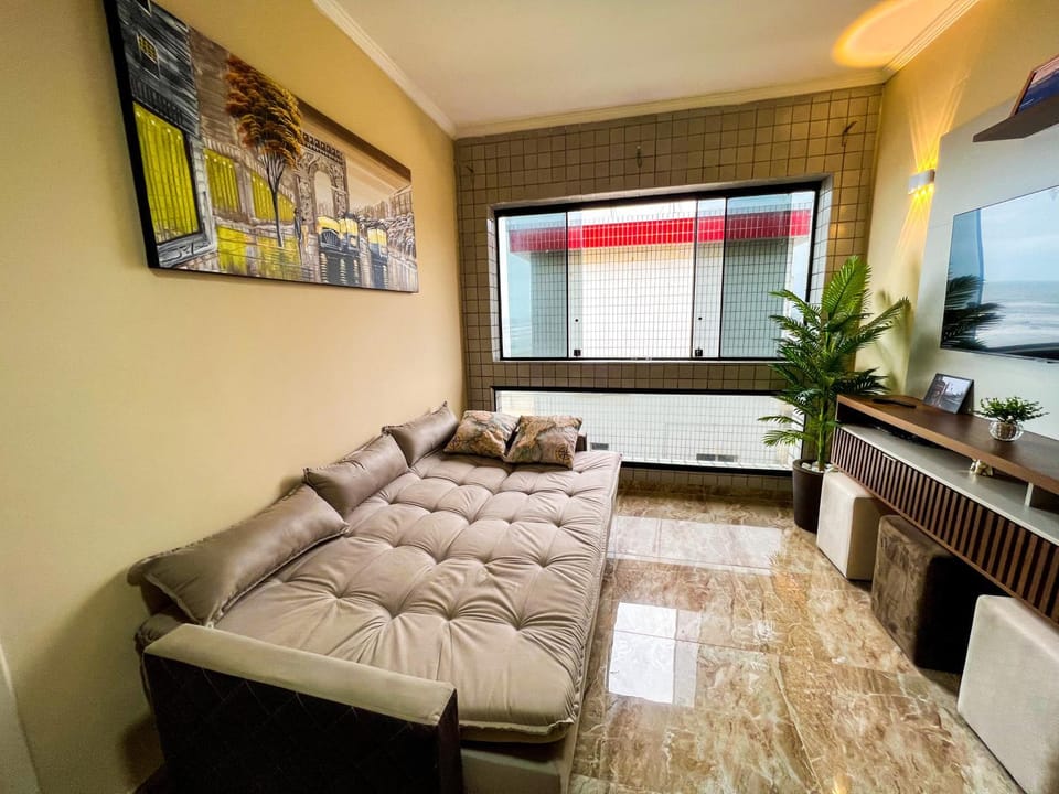 Communal lounge/ TV room, Living room, Sea view