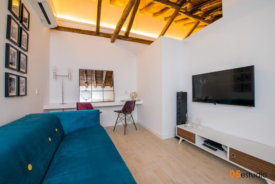 Facade/entrance, Living room, Seating area