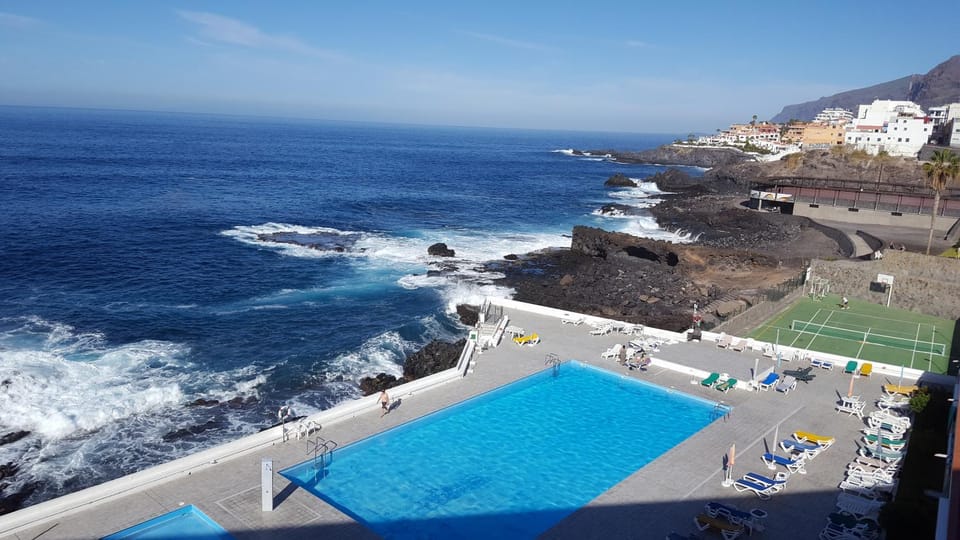 Balcony/Terrace, Mountain view, Pool view, Sea view, Swimming pool