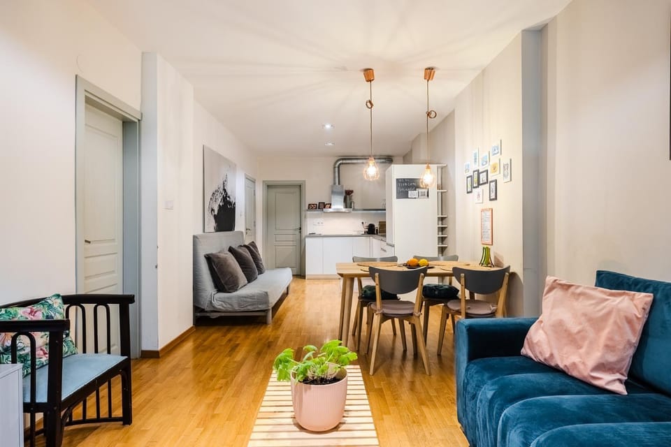 TV and multimedia, Kitchen or kitchenette, Living room, Seating area, Dining area, minibar, stove