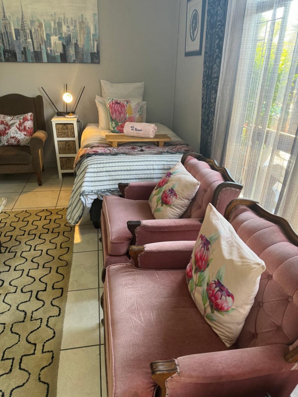 Bed, Living room, Seating area