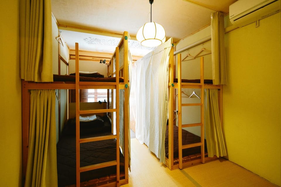 Photo of the whole room, bunk bed