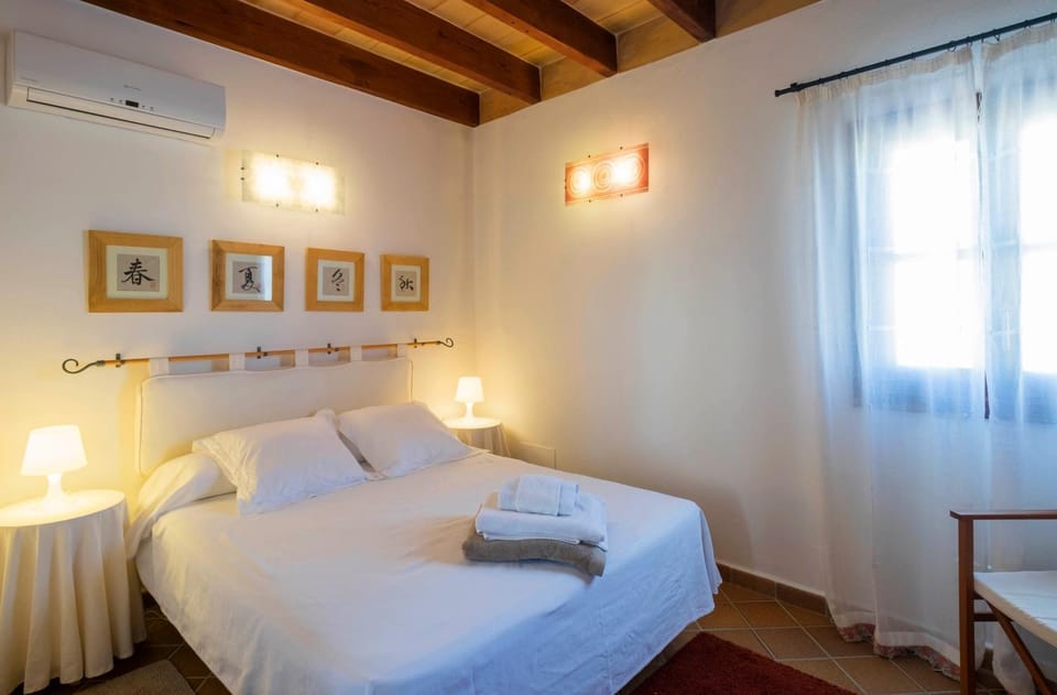 Property building, Living room, Bedroom