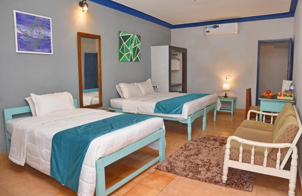 Bed, Photo of the whole room, Bedroom, air conditioner