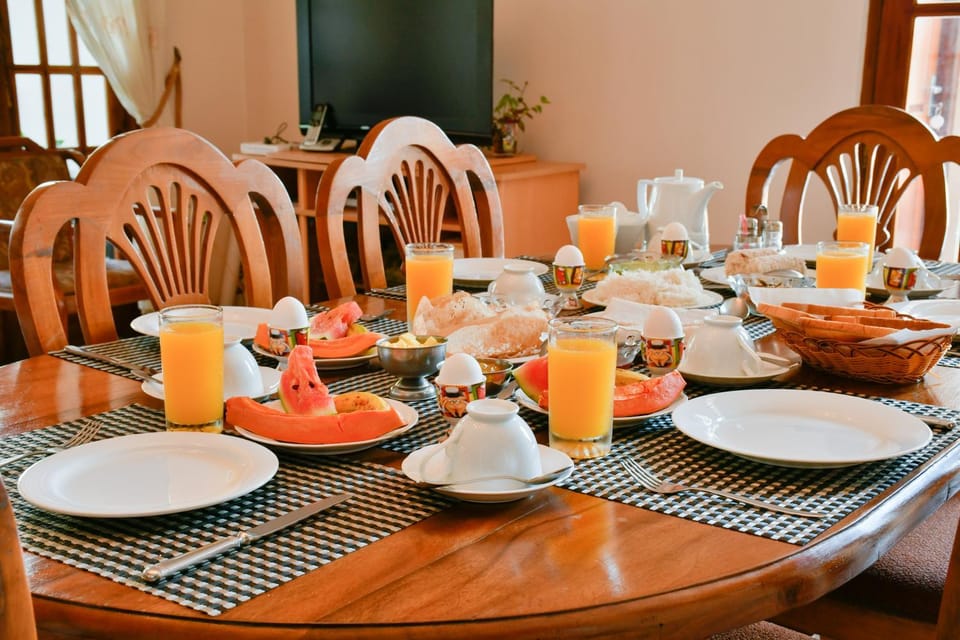 Food and drinks, Food, Breakfast, Continental breakfast