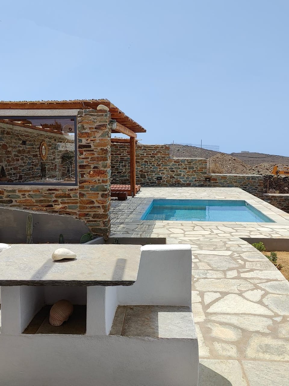 Mountain view, Pool view, Swimming pool, sunbed
