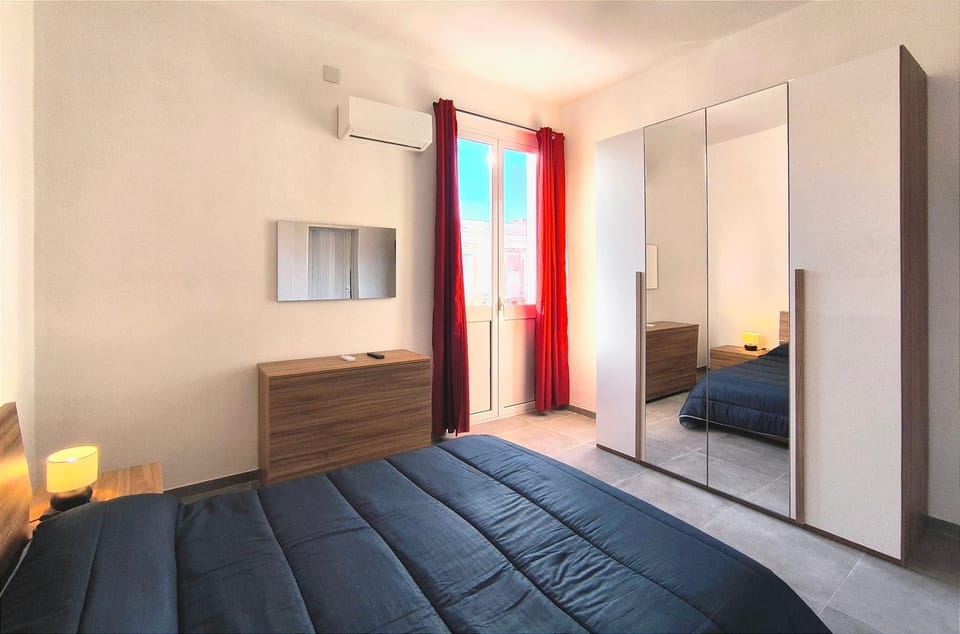 Bedroom, wardrobe