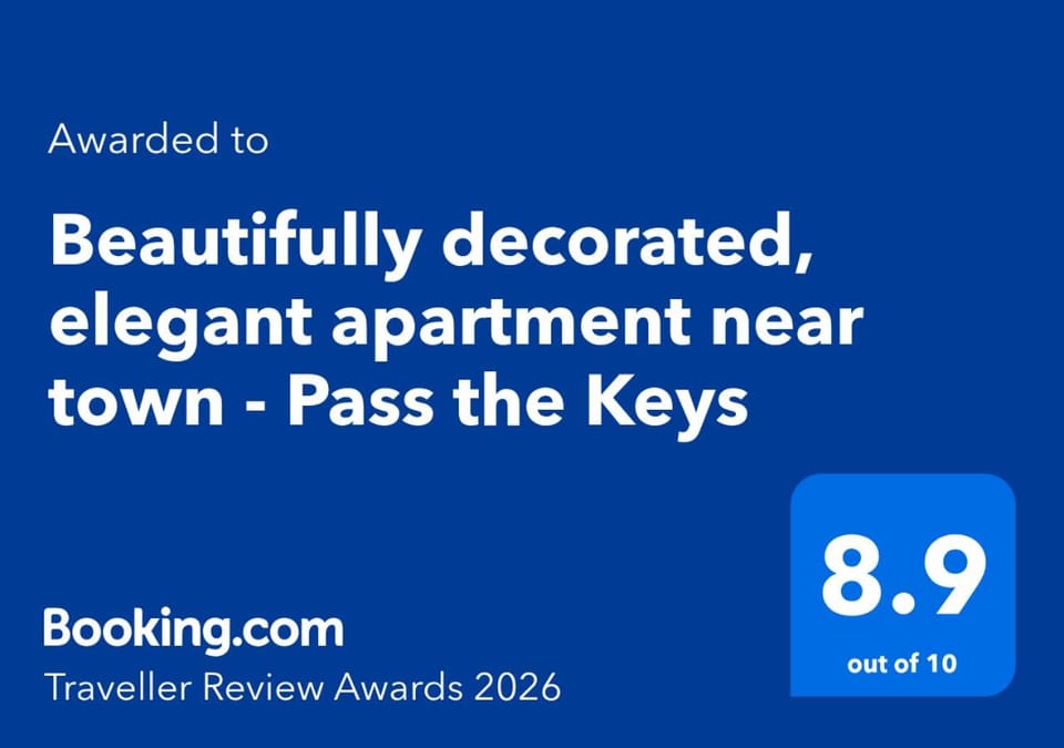 Beautifully decorated, elegant apartment near town - Pass the Keys Apartment in Shrewsbury