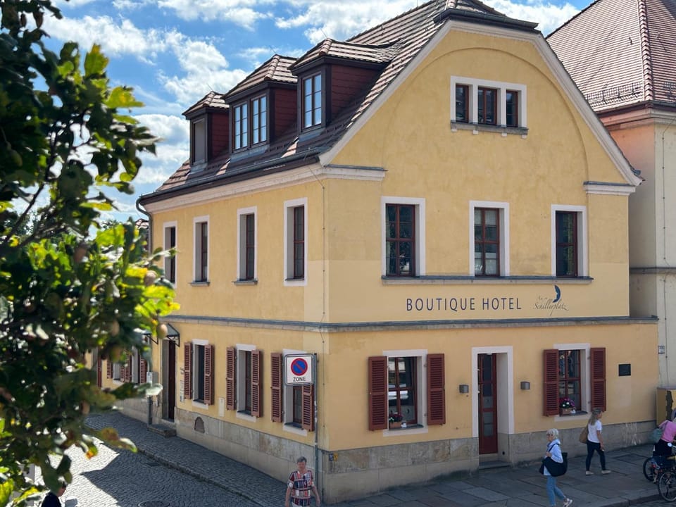 Property building, Day