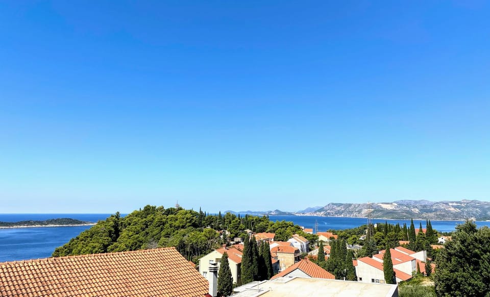 City view, Sea view