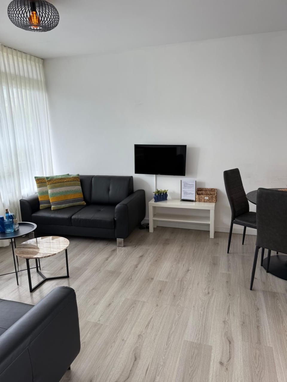 TV and multimedia, Seating area