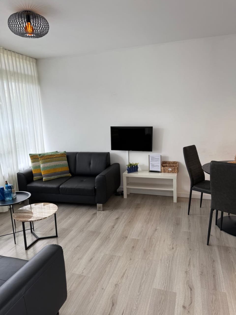 TV and multimedia, Seating area