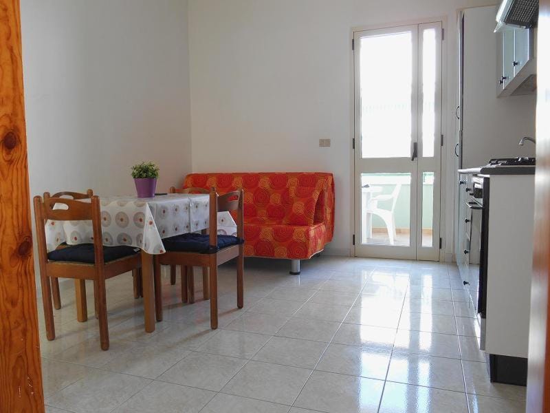 Kitchen or kitchenette, Living room, Seating area, Dining area, pet friendly, stove