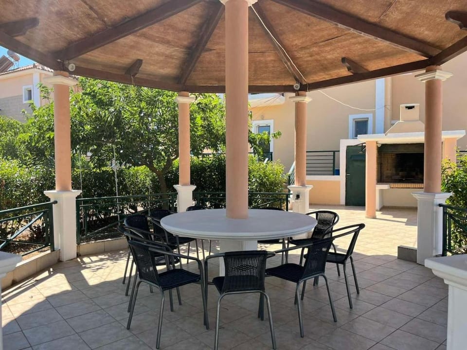 Patio, Dining area