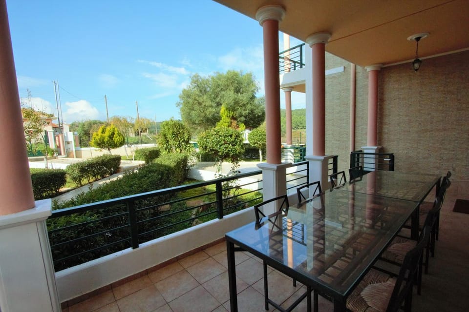 Patio, Garden view
