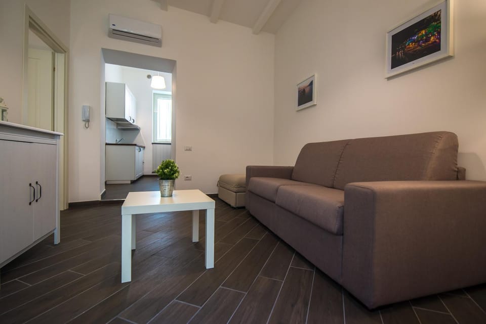 Bed, Living room