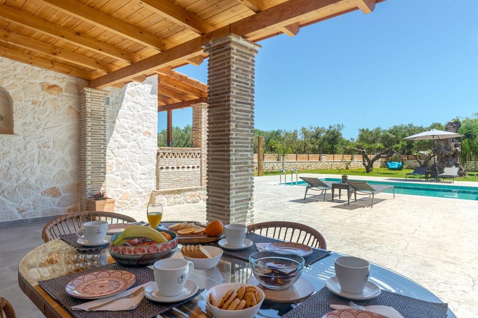Patio, Dining area