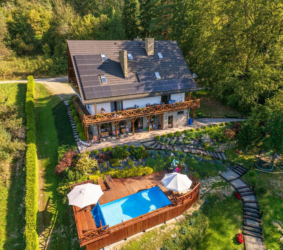 Property building, Day, Natural landscape, Bird's eye view, Garden, Garden view, Pool view, Swimming pool, sunbed