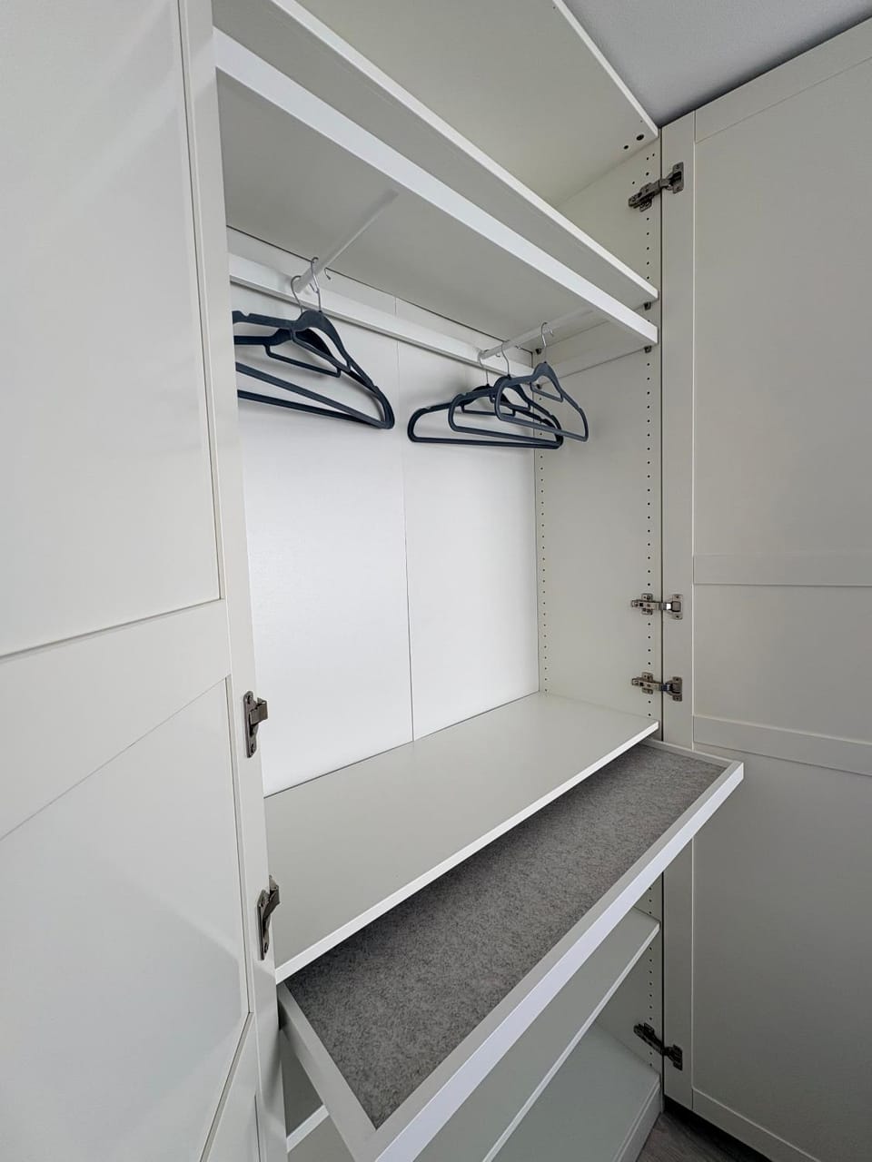 Bedroom, wardrobe