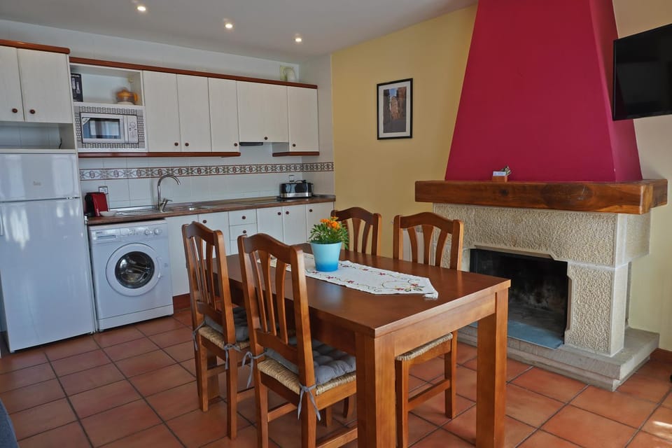 Kitchen or kitchenette, Living room, Dining area