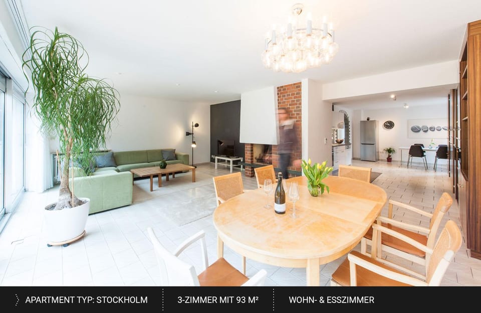 TV and multimedia, Living room, Photo of the whole room, Seating area, Dining area