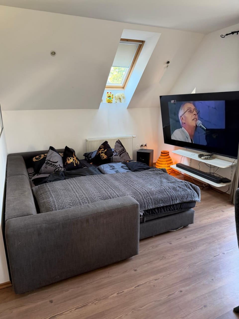 TV and multimedia, Living room, Seating area