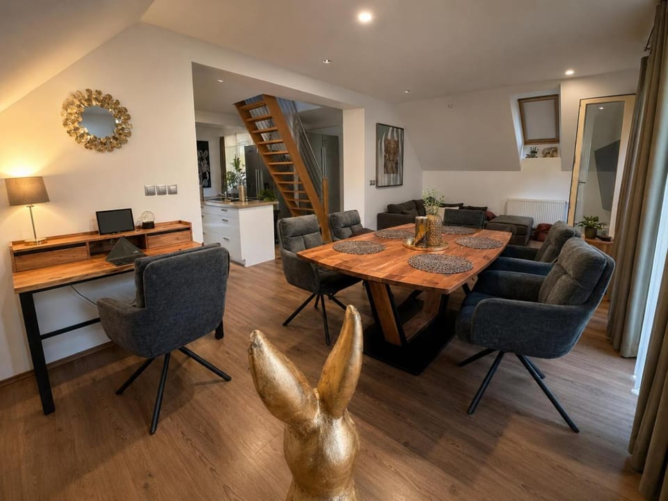 Living room, Seating area, Dining area